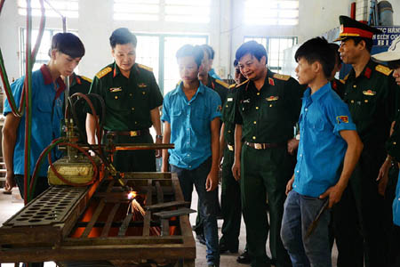 Đoàn công tác Tổng cục Chính trị kiểm tra tại Trường Cao đẳng Nghề số 8 