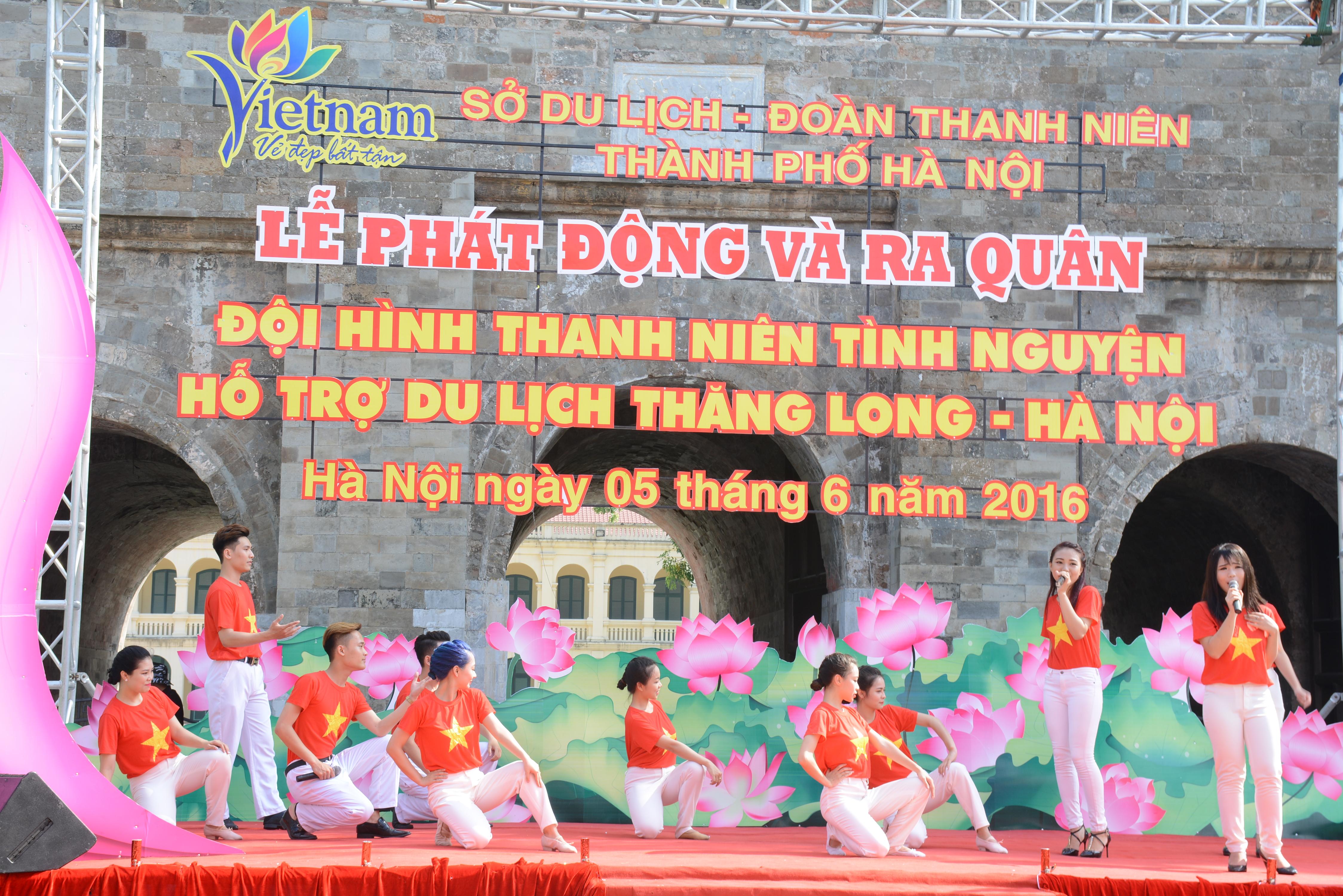 Hỗ trợ du lịch Thăng Long - Hà Nội năm 2016