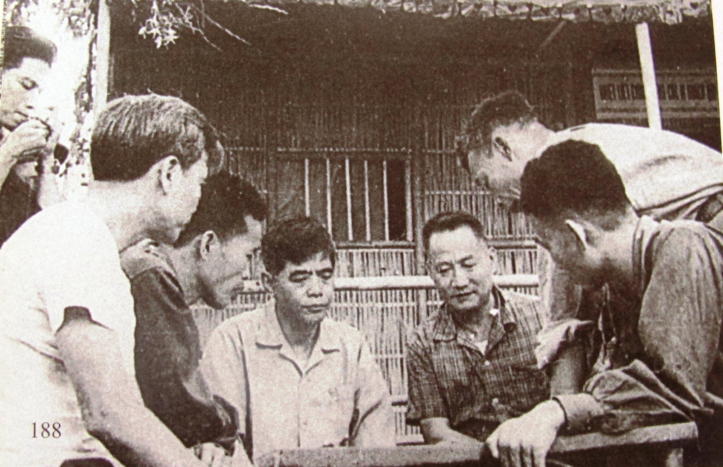 Kết hợp chặt chẽ giữa tiến công quân sự và nổi dậy 
