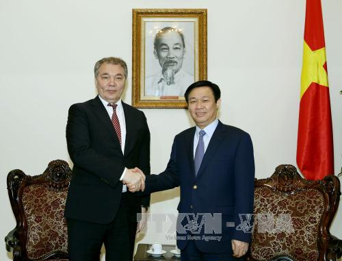 Phó thủ tướng Vương Đình Huệ tiếp Phó chủ tịch Ủy ban Đối ngoại Đu-ma Quốc gia Nga 