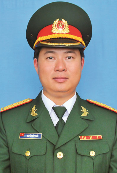 Người cán bộ trẻ năng động, giàu thành tích
