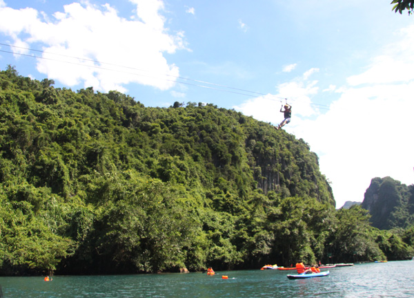 Trải nghiệm du lịch mạo hiểm trên sông Chày (Quảng Bình)
