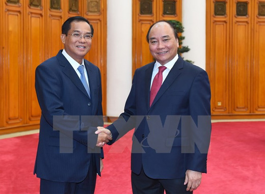 Thủ tướng Nguyễn Xuân Phúc tiếp Bộ trưởng Kế hoạch và Đầu tư Lào
