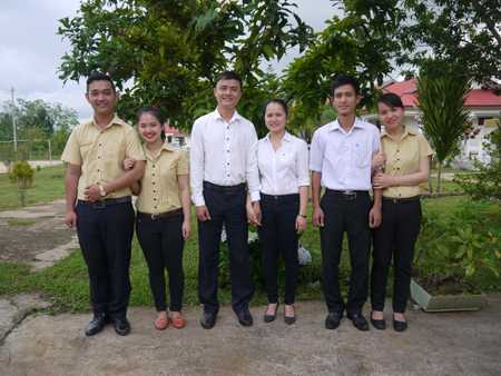 Ba cặp uyên ương trên đất bạn Lào