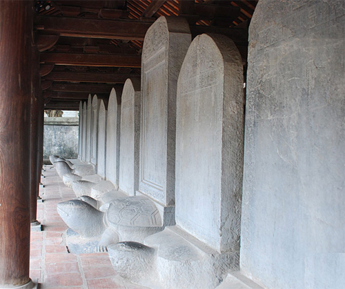  “CÔNG LUẬN NGHIÊM BUỐT”