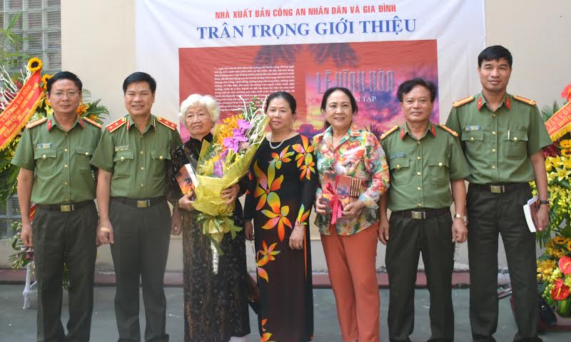 Giới thiệu tuyển tập sách của Liệt sĩ Lê Vĩnh Hòa