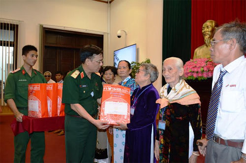 Bộ Quốc phòng gặp mặt đoàn đại biểu người có công Thành phố Cần Thơ
