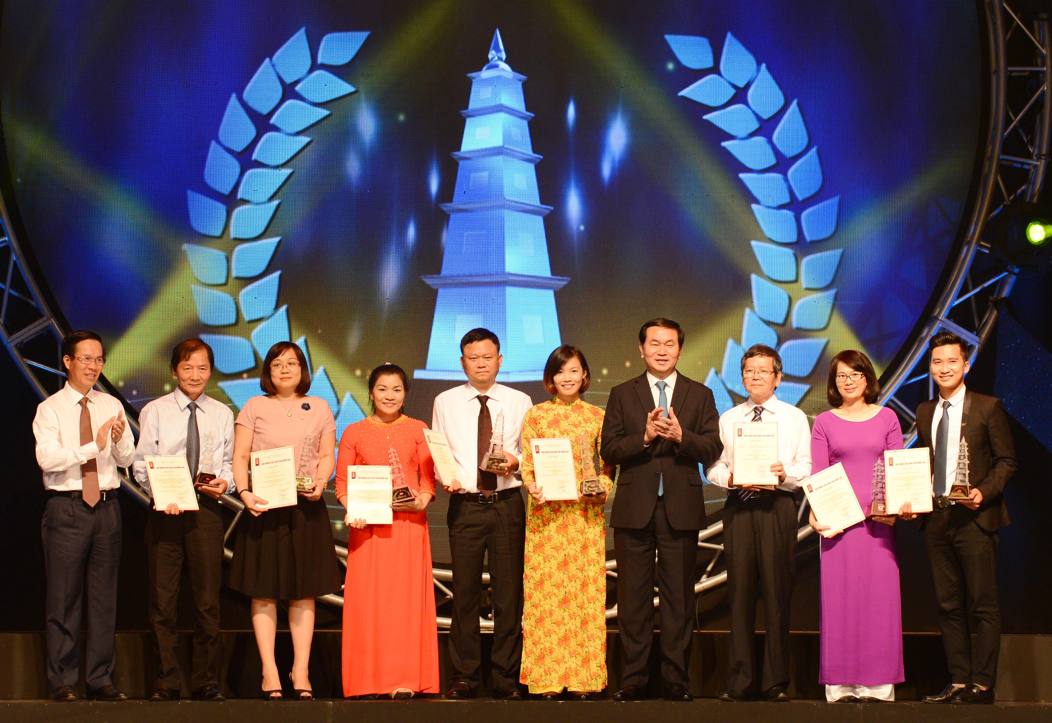 Trao Giải Báo chí quốc gia lần thứ X -2015: Vươn tới những tác phẩm đỉnh cao 
