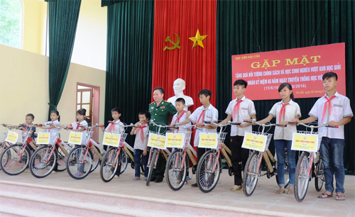 Nồng ấm tri ân nơi nguồn cội 
