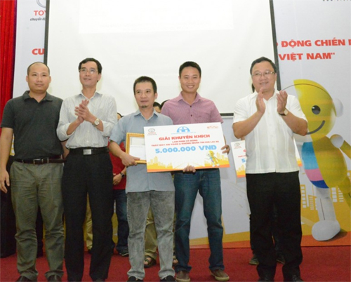 Trao giải cuộc thi thiết kế nhãn dán và phim ngắn về an toàn giao thông