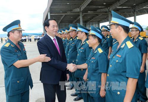 Chủ tịch nước Trần Đại Quang thăm Trung đoàn Không quân 925
