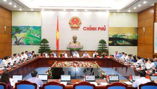 Thủ tướng Nguyễn Xuân Phúc: Không áp đặt tư duy cũ vào các văn bản hướng dẫn để cải cách thủ tục hành chính