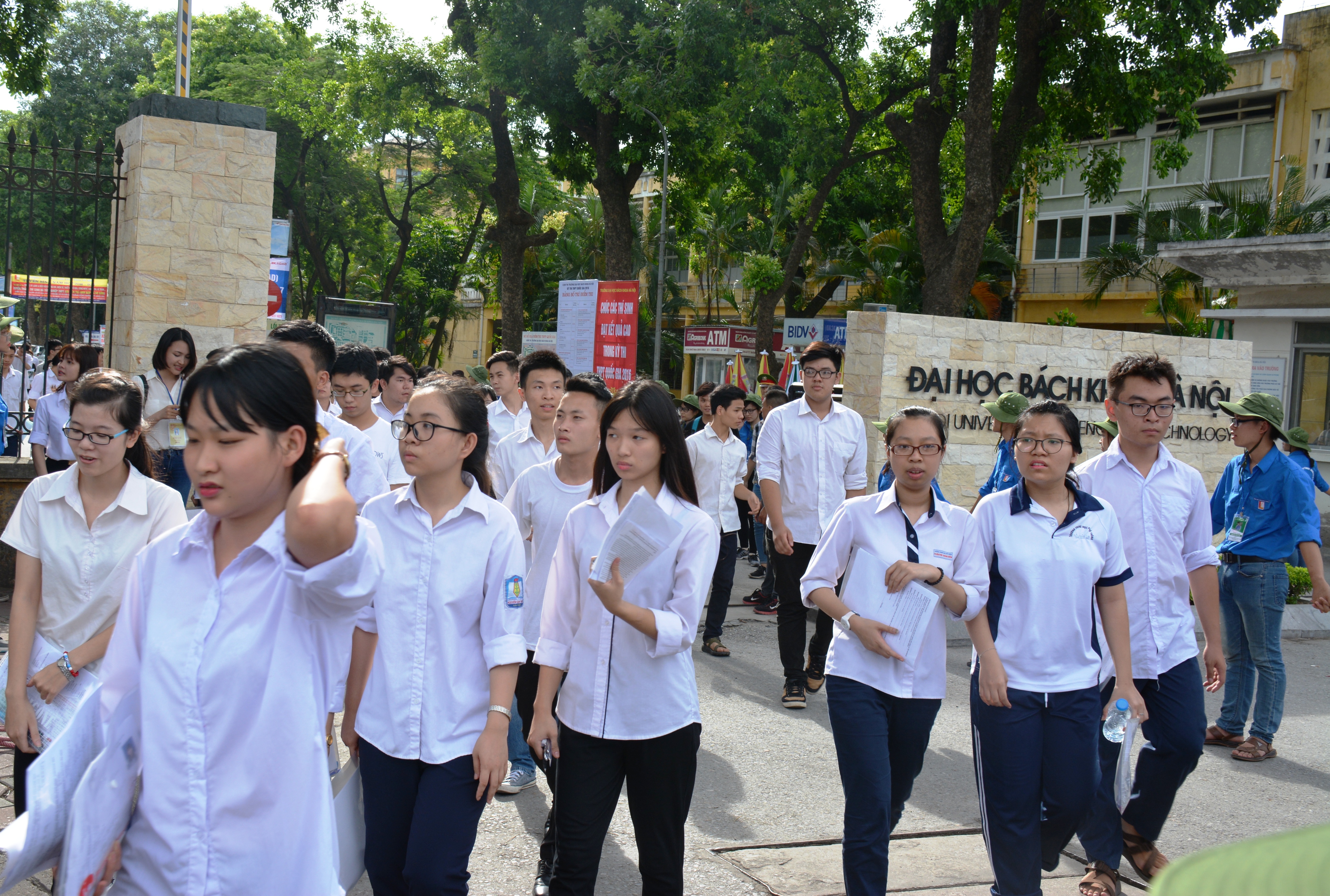 Kỳ thi THPT quốc gia: Thí sinh gặp khó môn Ngoại ngữ