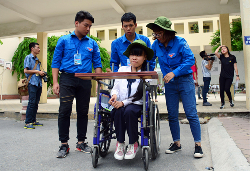 Đề thi sát thực tiễn, tổ chức thi chu đáo
