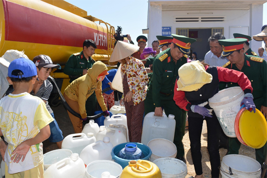 Những giọt nước nghĩa tình
