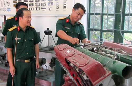 Cảnh báo an toàn cho xe tăng
