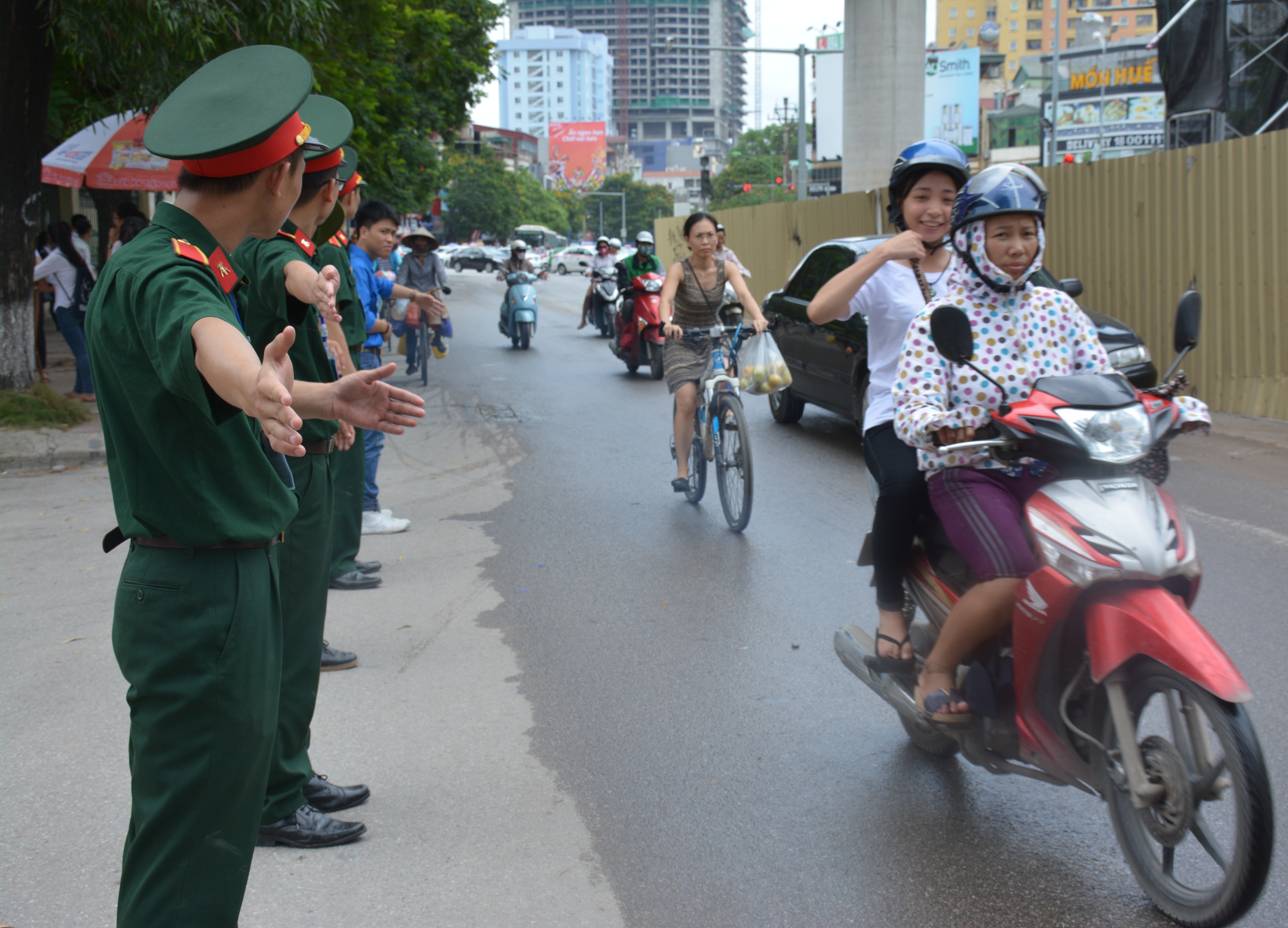 Cảm động những việc làm tình nguyện tiếp sức mùa thi 2016