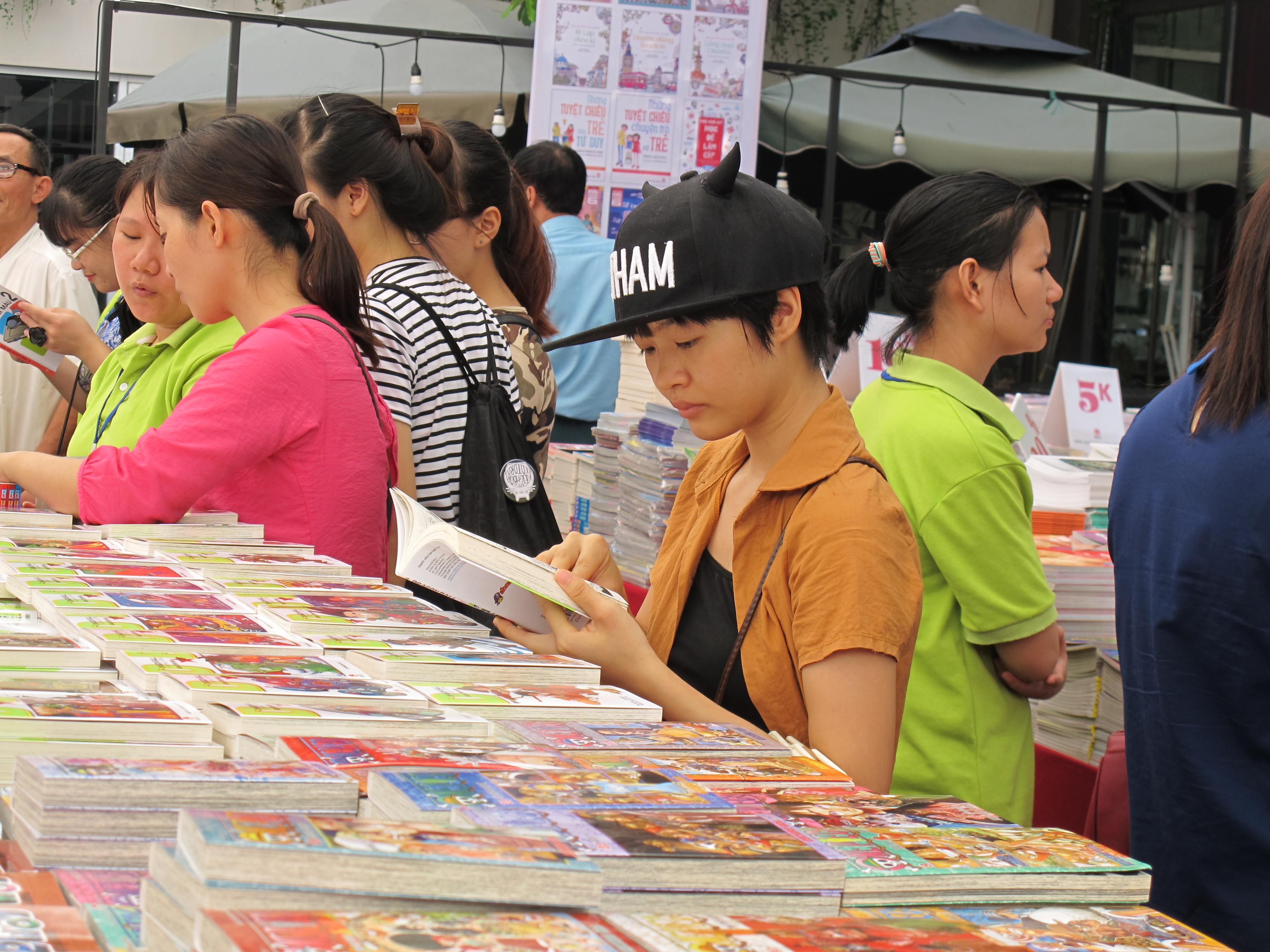 Cần có cơ chế bảo đảm tác quyền nhà văn