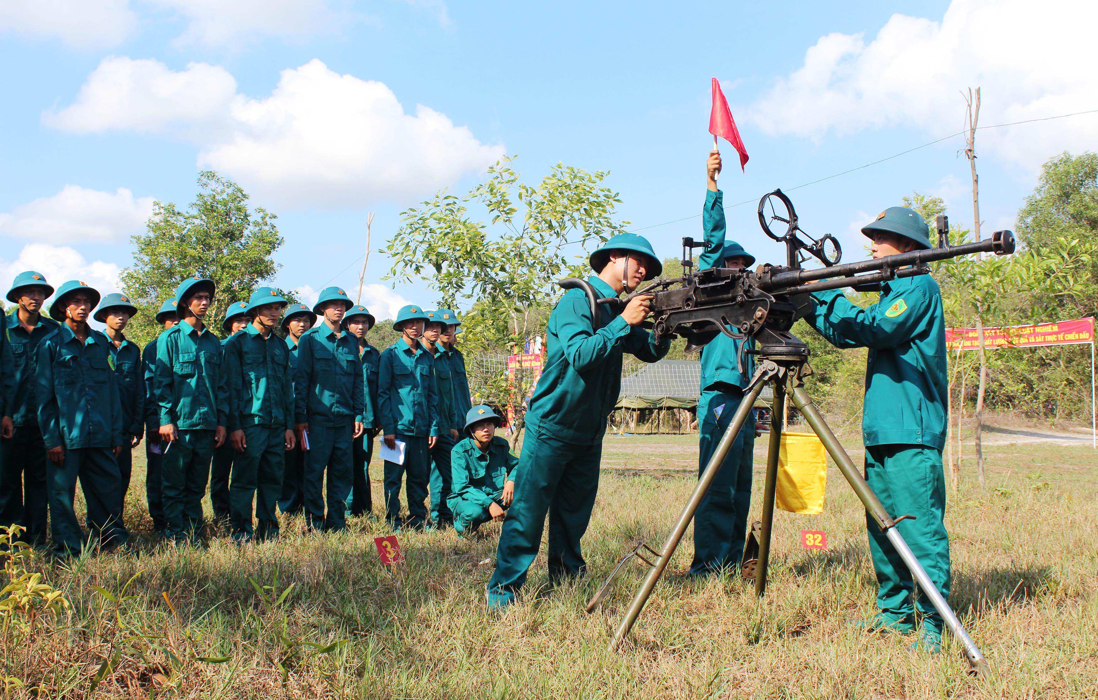 Huấn luyện dân quân, tự vệ sát thực tiễn     
