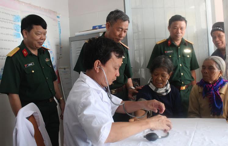 Tổng cục Kỹ thuật khám bệnh, cấp thuốc miễn phí cho người dân tại Lâm Đồng