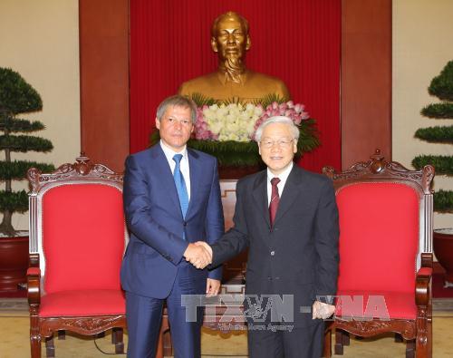 Tổng Bí thư Nguyễn Phú Trọng tiếp Thủ tướng Romania 