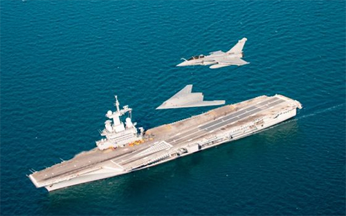 Pháp thử nghiệm tổ hợp máy bay không người lái tấn công
