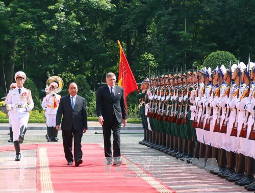 Thủ tướng Nguyễn Xuân Phúc đón, hội đàm với Thủ tướng Slovakia

