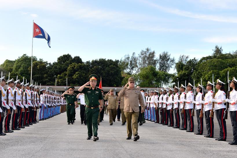 Đoàn đại biểu cấp cao Bộ Quốc phòng thăm chính thức Cu-ba