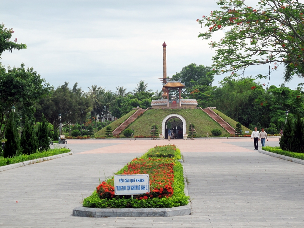 Thành Cổ Quảng Trị - biểu tượng anh dũng trong lịch sử dân tộc.