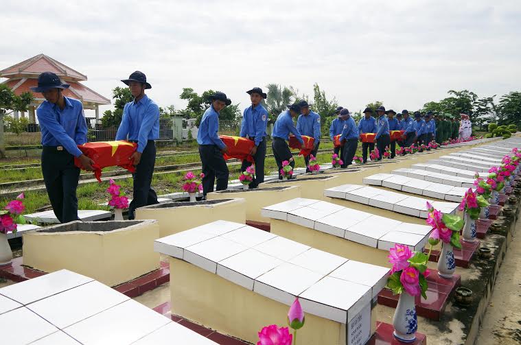 Long An: Đón nhận và an táng 20 hài cốt liệt sĩ quân tình nguyện và chuyên gia Việt Nam