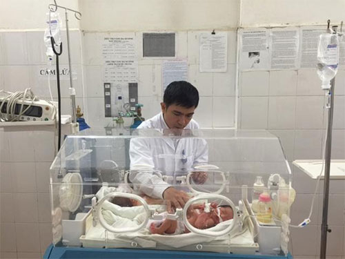 Gương sáng “thầy thuốc - mẹ hiền” nơi vùng cao biên giới
