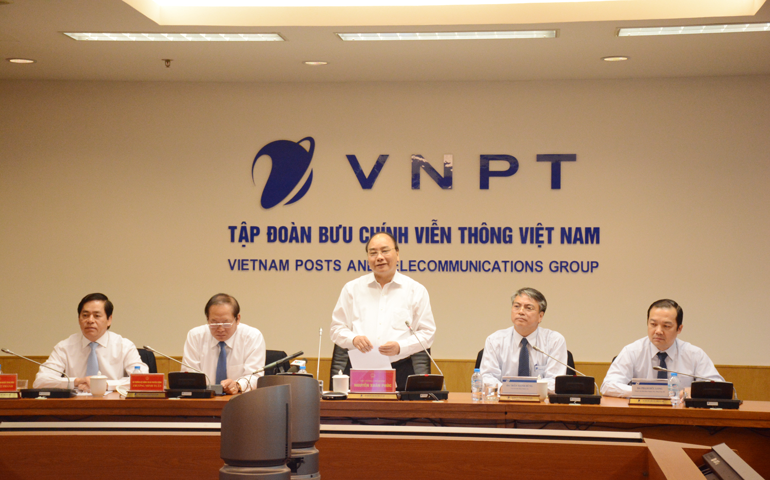 Thủ tướng Nguyễn Xuân Phúc: Chính phủ đánh giá cao kết quả tái cấu trúc của Tập đoàn VNPT