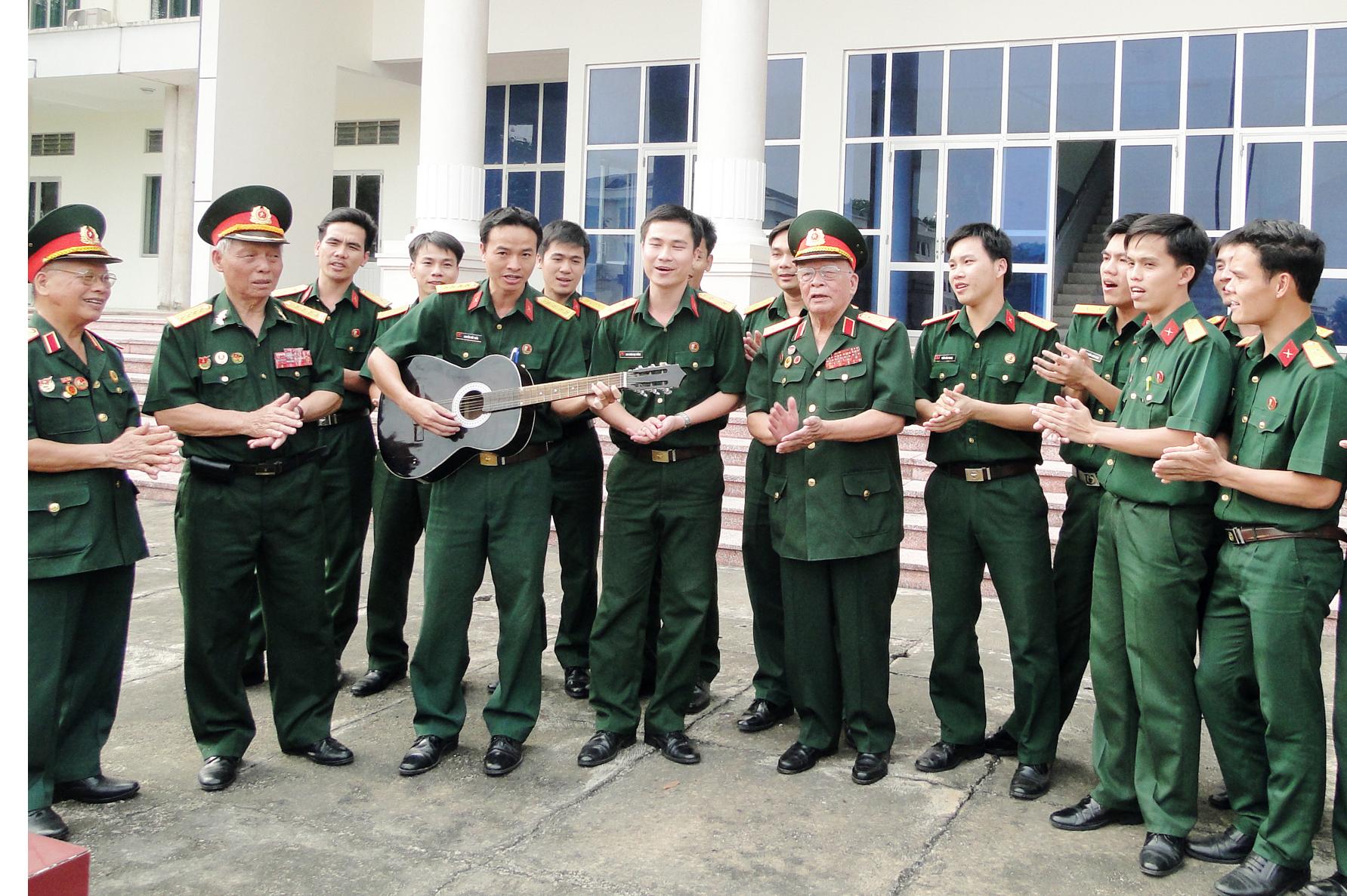 Bừng sáng ký ức Trường Miền, Căn cứ Nước Trong