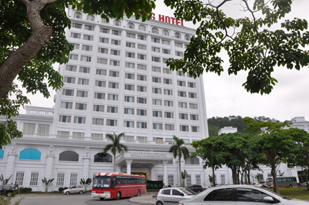 KHÔNG CHỈ LÀ NÂNG, HẠ SAO KHÁCH SẠN