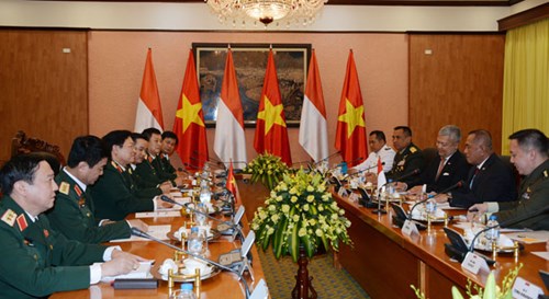 Bộ trưởng Bộ Quốc phòng Ngô Xuân Lịch đón, hội đàm với Bộ trưởng Bộ Quốc phòng In-đô-nê-xi-a
