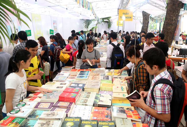 PHÁ BỎ RÀO CẢN ĐỂ NÂNG TẦM VĂN HÓA ĐỌC