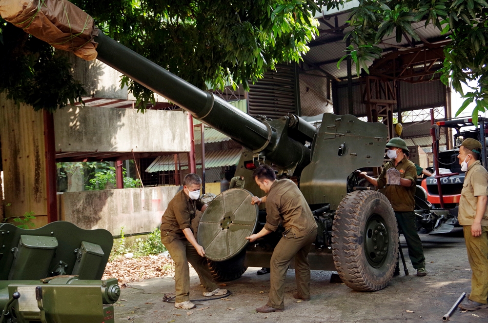 Súng pháo được “khám tổng thể”, xác định tình trạng “sức khỏe” và để các “bác sĩ” có kế hoạch giải quyết từng “bệnh” từ đơn giản đến phức tạp.