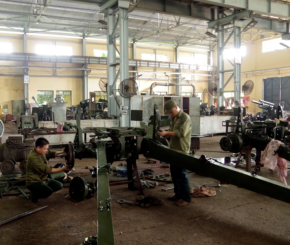 Kết thúc giai đoạn tháo rời, một khẩu pháo phòng không 57mm vốn cồng kếnh, nặng nề nay chỉ còn trơ lại khung, bình thường như sát-xi của các loại xe, máy khác.