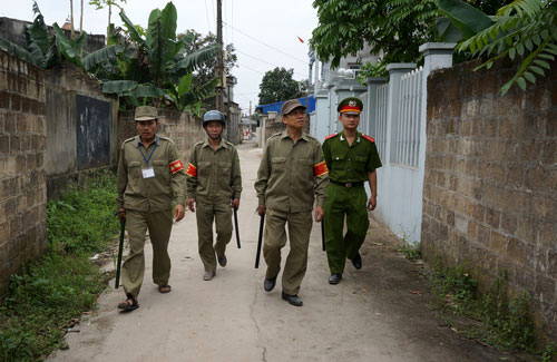 ĐỘNG VIÊN TOÀN DÂN GIỮ GÌN AN NINH TRẬT TỰ