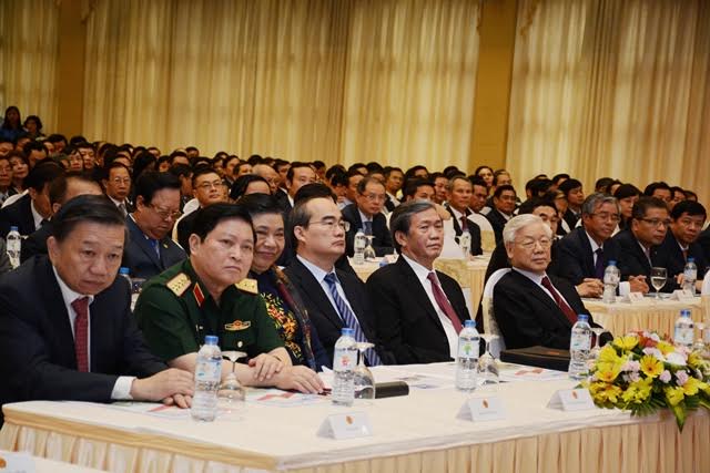 Kiên trì về nguyên tắc, linh hoạt về sách lược