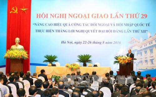 Thủ tướng Chính phủ Nguyễn Xuân Phúc: Ngành Ngoại giao tiếp tục kiên trì giữ vững nguyên tắc nhưng linh hoạt và sáng tạo
