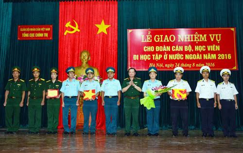 Giao nhiệm vụ cho học viên đi học tập ở nước ngoài