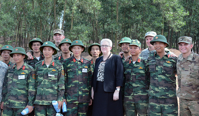 Hoa Kỳ tiếp tục hỗ trợ Việt Nam khắc phục hậu quả bom mìn sau chiến tranh