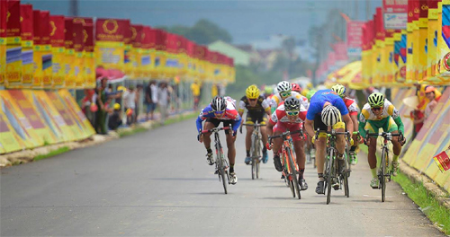 Chặng 4 Giải xe đạp quốc tế VTV-Cúp Tôn Hoa Sen 2016: Jos Koop chứng tỏ sức mạnh