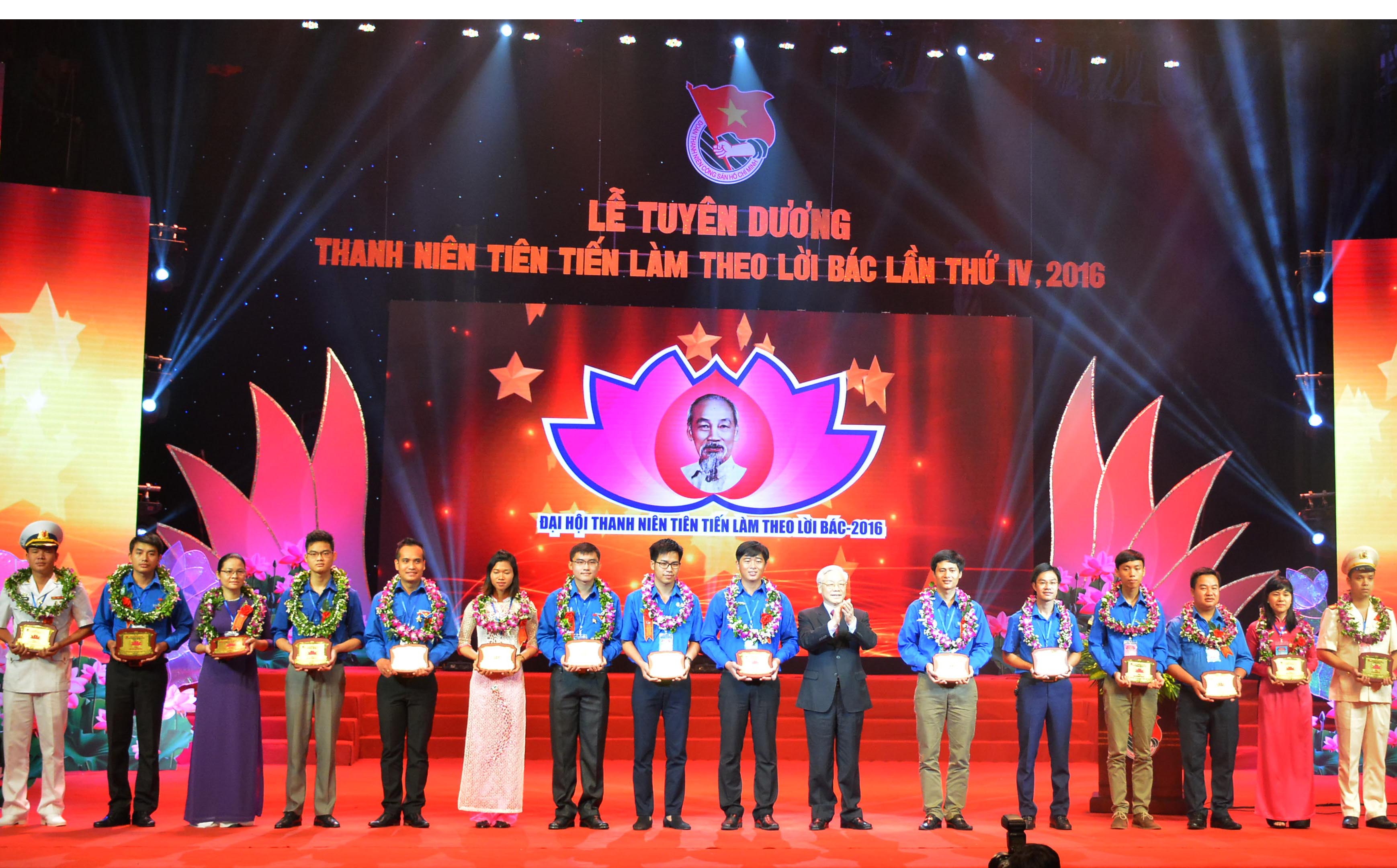 Tổng Bí thư Nguyễn Phú Trọng dự Lễ tuyên dương Thanh niên tiên tiến làm theo lời Bác toàn quốc lần thứ IV