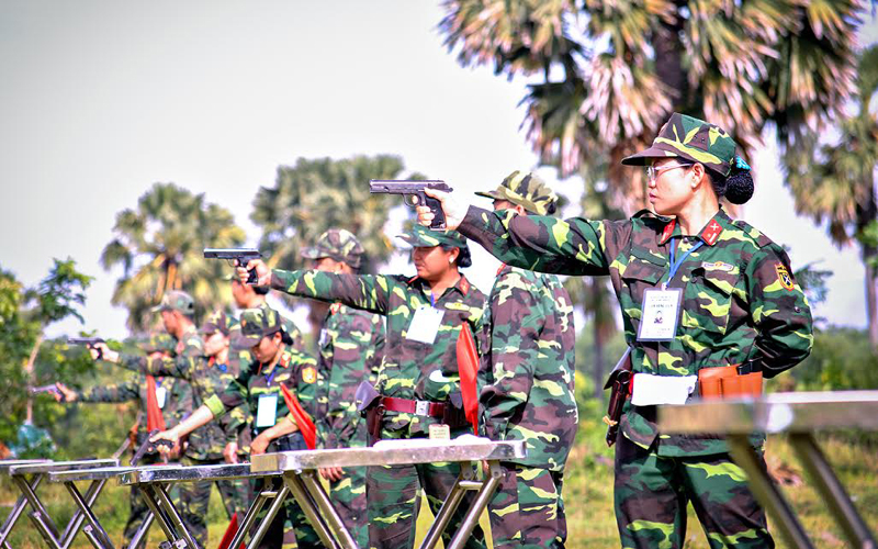 Quân khu 9 tổ chức Hội thao bắn súng quân dụng và kỹ thuật sử dụng xuồng