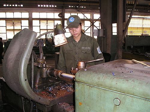 Phụ nữ ở Nhà máy Z153
