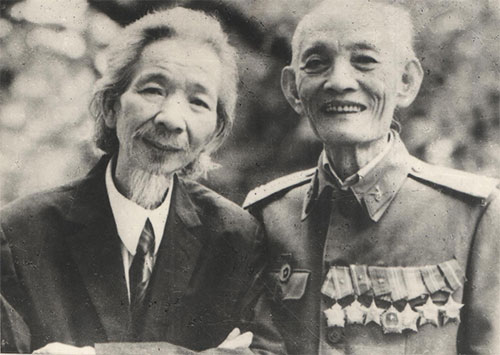 Theo cách mạng bằng âm nhạc
