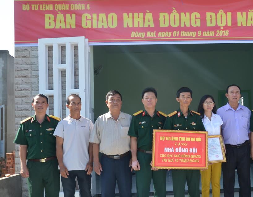 Quân đoàn 4 bàn giao nhà Đại đoàn kết cho quân nhân khó khăn