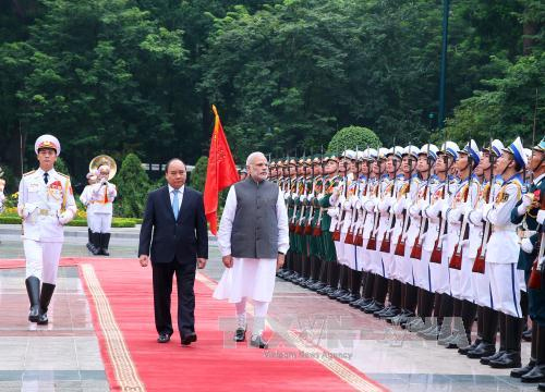 Thủ tướng Nguyễn Xuân Phúc hội đàm với Thủ tướng Ấn Độ Narendra Modi 